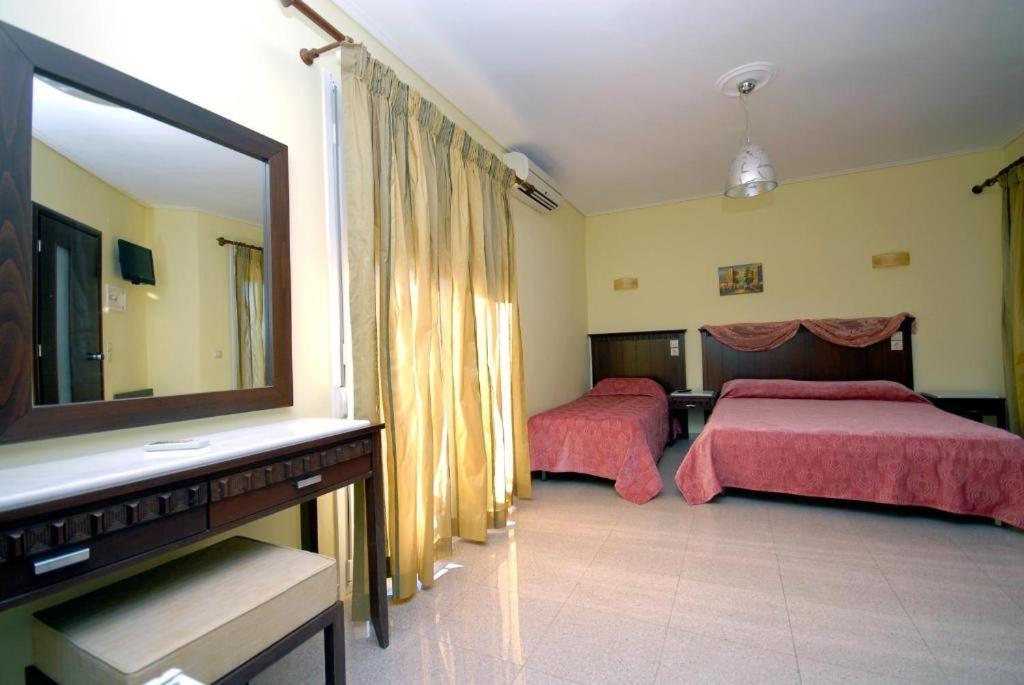 Ariadnes Holiday Accommodation Apidias Lakos Bagian luar foto