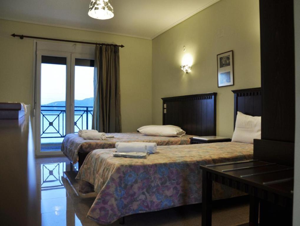 Ariadnes Holiday Accommodation Apidias Lakos Bagian luar foto